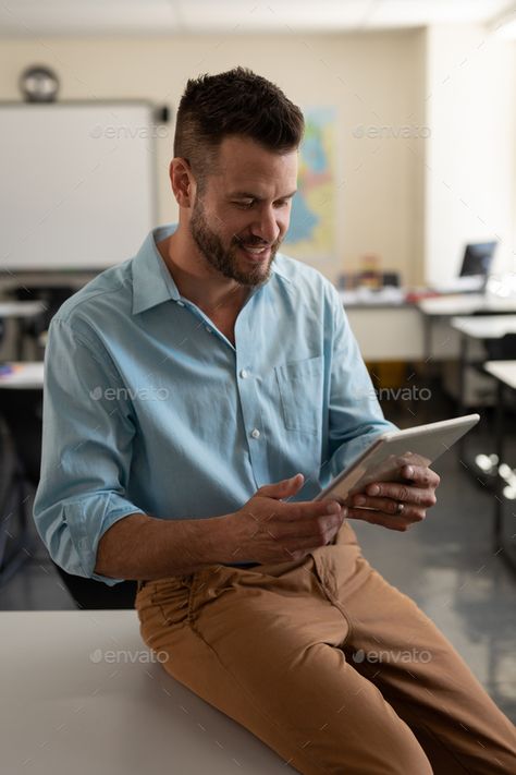 Sitting On Desk, Affirmations For Teachers, Male Teachers, John Proctor, Positive Classroom Environment, Team Morale, Teacher Photo, Male Teacher, Primary School Teacher