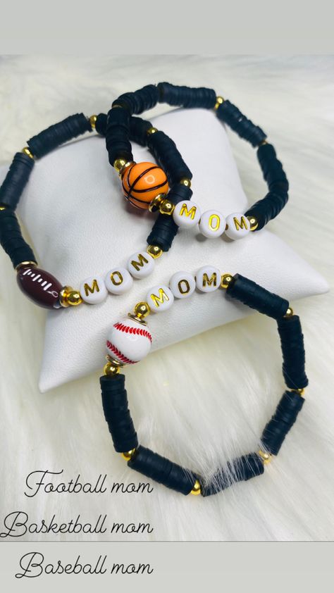 Beaded Sports Bracelets, Baseball Necklace Diy, Baseball Jewelry, Arm Candy Bracelets, Team Bracelets, Clay Bracelets, Making Bracelets With Beads, Name Bracelets, Basketball Theme