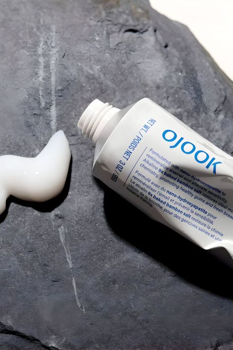 This gentle yet powerful everyday toothpaste is designed to reduce plaque buildup and bacteria. 🦷 Infused with nano-hydroxyapatite (nHA), it restores tooth enamel while promoting gum and oral microbiome health with the treasured 9x baked bamboo salt (Jukyeom) from Korea. Learn the wonders of oral care with Ojook. Click to find out this comprehensive guide on Marmalade. #OralCare #Toothpaste #nHA #BambooSalt #DentalHygiene #PlaqueReduction #OralMicrobiome #Ojook #MarmaladeGuide #OralHealth Salt Toothpaste, Hangover Headache, Sunburn Peeling, Natural Face Care, Tooth Enamel, Natural Toothpaste, Perfect Skin Care Routine, Hygiene Routine, Bath And Body Care