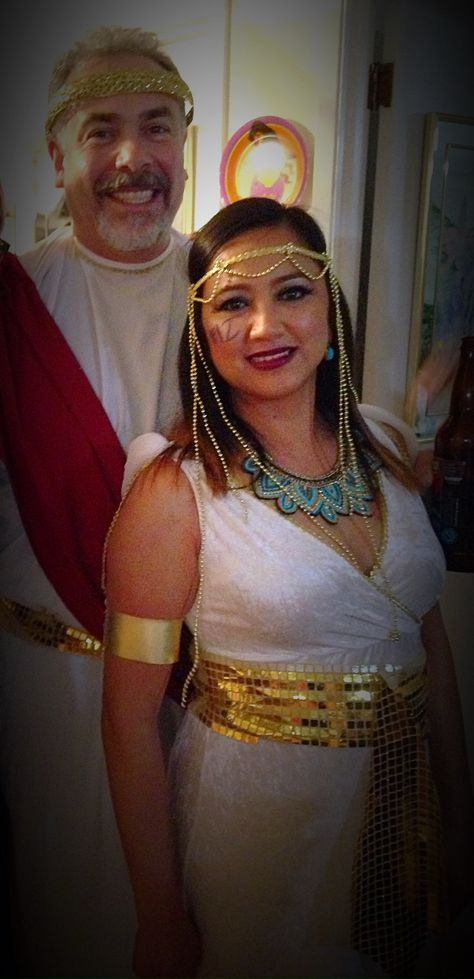 Cleopatra And Ceasar Costumes, Cleopatra And Ceasar, Cleopatra And Caesar Costume, Cleopatra And Caesar, Caesar Costume, Toga Party, Costumes Ideas, Halloween Outfits, Halloween Costumes