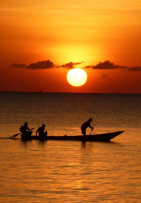 Nungwi Zanzibar, African Beach, African Drawings, Beach Watch, Biology Art, Best Nature Wallpapers, Village Photography, The Gambia, African Art Paintings