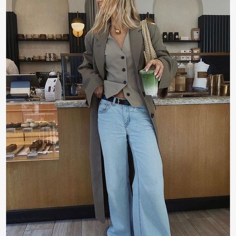 Lisa Olsson, Long Coat Outfit, Scandi Fashion, Wide Leg Jeans Outfit, Finnish Fashion, Danish Fashion, Scandinavian Fashion, Coat Outfit, Frankie Shop