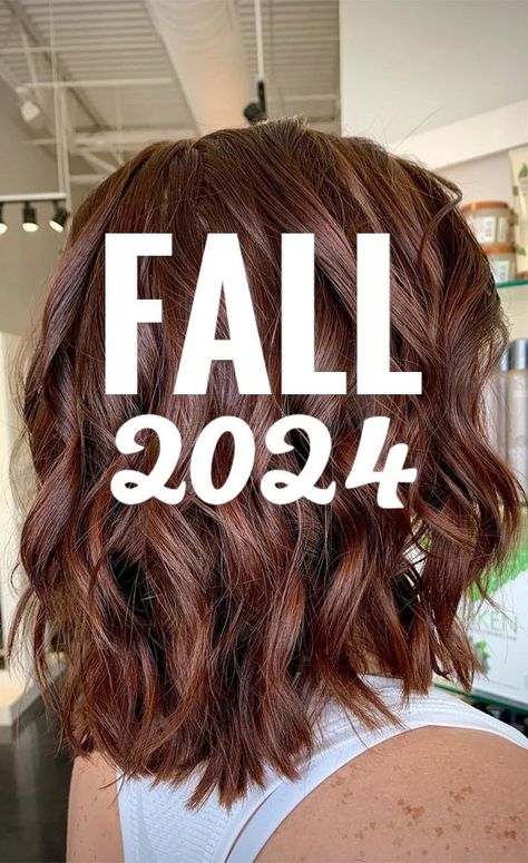 Luxury Fall Jewelry Trends: Bling it On, Darling! Fall / Autumn 2024 Autumn 2024 Hair Trends, Hair Trends Fall 2024, Hair Styal, Mama Hair, Fall Makeup Trend, Fall Jewelry Trends, Barrel Curling Iron, Instant Face Lift, Fall Hair Color Trends