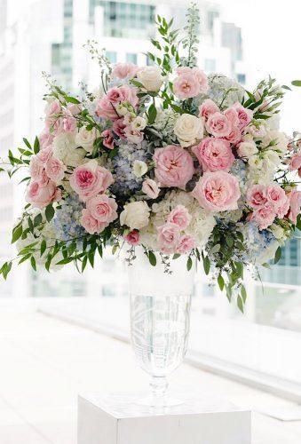 Amazing Wedding Centerpieces With Flowers ❤︎ Wedding planning ideas & inspiration. Wedding dresses, decor, and lots more. #weddingideas #wedding #bridal Centerpieces With Flowers, Amazing Wedding Centerpieces, Flower Vase Ideas, Unique Wedding Centerpieces, Pink Flower Arrangements, Expensive Flowers, Beautiful Wedding Centerpiece, Vase Ideas, Simple Wedding Flowers