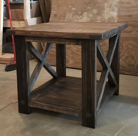 Diy Rustic End Tables, Rustic Side Table In Living Room, Small End Tables Diy, 2x4 Side Table Diy, Diy Farmhouse End Table, Diy Wooden Side Table, Farmhouse Side Table Diy, Small Farmhouse Side Table Diy, End Table Diy