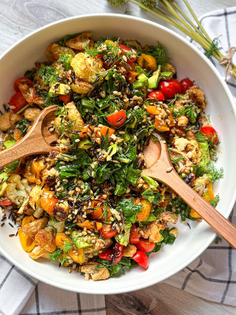 Lemony Roasted Veggie Grain Bowls is a NEW recipe from Jackfruitful Kitchen Visit jackfruitful.com Vegetable Focused Meals, Breakfast Apps, Zucchini Bowl, Roasted Veggie Bowl, Glow Bowls, Meatless Dinners, Veggie Bowls, Vegetarian Bowls, Grain Bowls