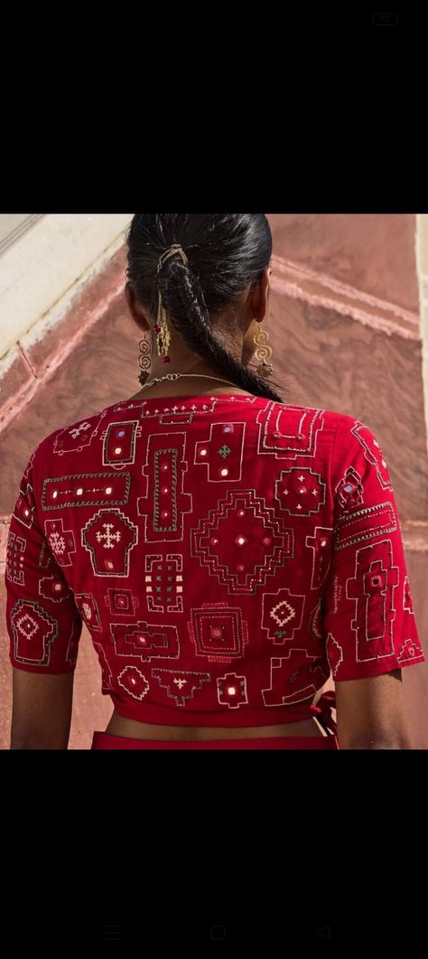 Rabari Embroidery Blouse, Navratri Fits, Embroidery Basics, Kutch Embroidery, Navratri Collection, Blouse Designs High Neck, Cotton Saree Blouse Designs, Kutch Work Designs, Cotton Saree Blouse