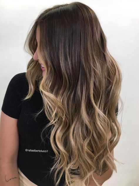 Subtle Brown and Blonde Balayage for Long Hair Balayage Hair Ideas, Balayage Long Hair, Blonde Natural, Ash Blonde Balayage, Blond Balayage, Bronde Balayage, Stylish Short Hair, Balayage Hair Dark, Short Hair Wigs