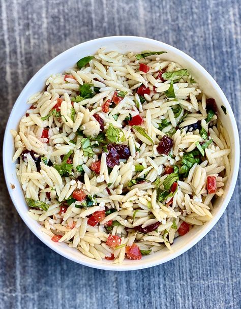 Cranberry Orzo Salad, Winter Orzo Salad Recipes, Orzo Salad Recipes, How To Cook Orzo, Cranberry Salad, Orzo Salad, Salad Pasta, Orange Salad, Golden Raisins