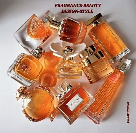 Orange Perfume Aesthetic, Skin Care Body Wash, Orange Perfume, Perfume Aesthetic, Floral Scents, Dior Perfume, Perfume Collection Fragrance, Perfume Reviews, Smelling Good