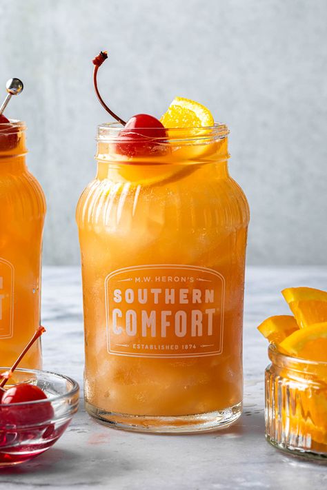 10 Best Southern Comfort Cocktails to Drink in 2023 - MyBartender Southern Comfort Cocktails, Southern Comfort Drinks, Comfort Drinks, Southern Drinks, Fruity Cocktail Recipes, Southern Cocktail, Manhattan Cocktail Recipe, Romantic Drinks, Ginger Beer Cocktail