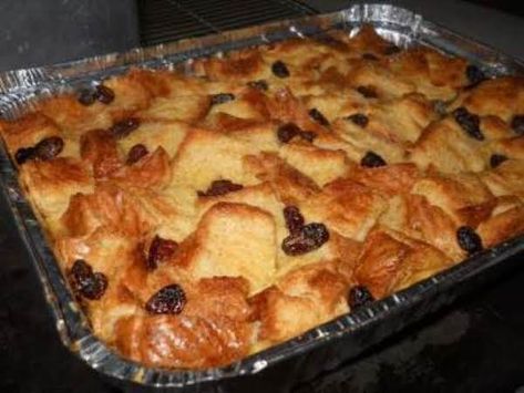 Custard Bread Pudding Recipe Custard Bread Pudding Recipe, Best Pudding Recipe, Homemade Christmas Desserts, Custard Bread Pudding, Custard Bread, Classic Bread Pudding, Bread Pudding Easy, Leftover Bread, Bread And Butter Pudding