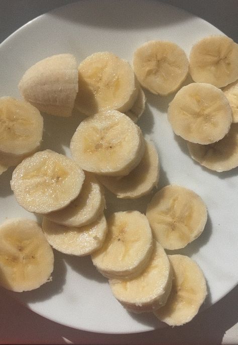 aesthetic bananas in the sunlight Banana Slices Aesthetic, Banana Aesthetic Fruit, Bananas Aesthetic, Aesthetic Banana, Banana Aesthetic, Alphabet Aesthetic, Banana Birthday, Chic Diet, Fruits Aesthetic