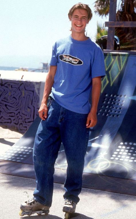 @lyndseyl - Brink has aged well! Eric Von Detten, Erik Von Detten 90s, Rollerblades Aesthetic, 90s Boys Fashion, 2000 Outfit Ideas, Boys Style Aesthetic, Erik Von Detten, 90s Men Outfits, 90s Men Fashion