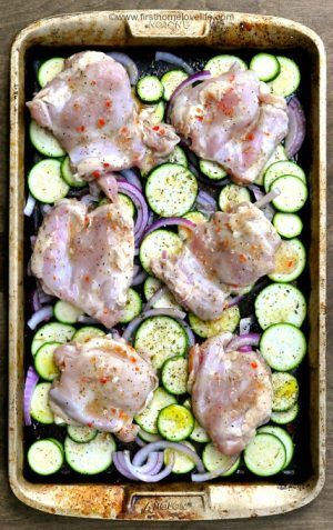 Chicken Thigh And Veggies Recipes, Chicken And Squash Sheet Pan Dinner, Chicken Zucchini Recipes, Pan Chicken Breast, Chicken And Zucchini, One Pan Meal, Recipes Around The World, Sheet Pan Suppers, Sheet Pan Dinners Recipes