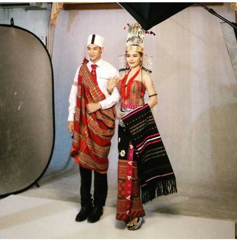 Hakha Chin Traditional Dress, Myanmar Chin Traditional Dress, Chin Traditional Dress Design, Chin Dress Myanmar, Chin Myanmar, Myanmar Traditional Clothes, Chin Traditional Dress, Traditional Photoshoot, Miss Universe National Costume