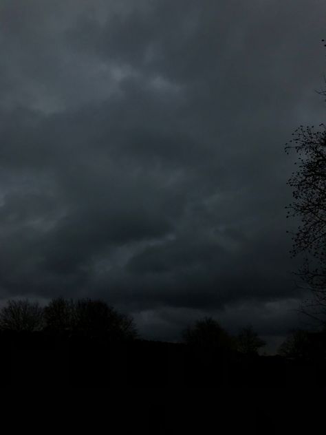 Rainy Sky, Dark Naturalism, Rainy Day Aesthetic, Stormy Weather, Rainy Weather, Gloomy Day, Dark Places, Dark Photography, Dark Forest