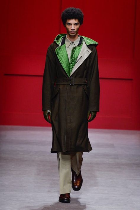 Salvatore Ferragamo | Ready-to-Wear - Autumn 2018 | Look 18 Menswear Runway, British Vogue, Salvatore Ferragamo, Fashion News, Academic Dress, Autumn Winter, Milan, Ready To Wear, Fashion Week