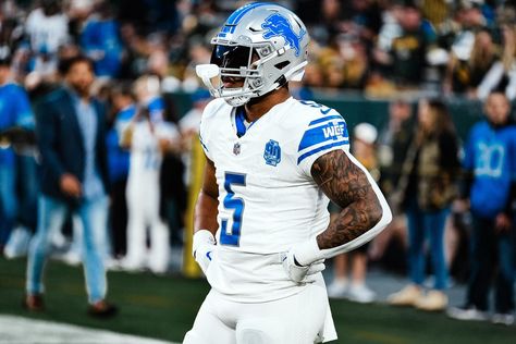 David Montgomery Lions, Football Things, David Montgomery, Football Drip, Detroit Lions Football, Lions Football, Football Memes, Football Wallpaper, Michigan Wolverines