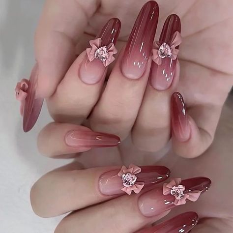 Pretty Gel Nails, Really Cute Nails, Party Nails, Kawaii Nails, Nail Art Rhinestones, Elegant Nails, Luxury Nails, Nail Charms, Artificial Nails