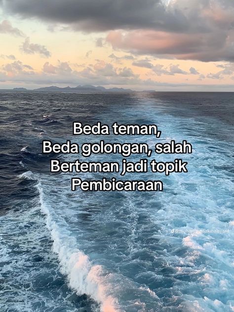 Jenaka Kelakar, Nasihat Yang Baik, Quotes Lucu, Quotes Galau, Simple Phone Wallpapers, Cool Anime Backgrounds, Simple Quotes, Random Quotes, Quotes Indonesia