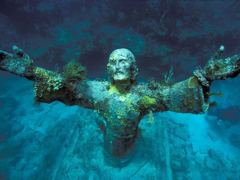 Christ of the Abyss, San Fruttuoso, Italy Christ Of The Abyss, Underwater Sculpture, Jesus Statue, Best Scuba Diving, Ocean Floor, The Abyss, Scary Places, Conde Nast Traveler, Mediterranean Sea