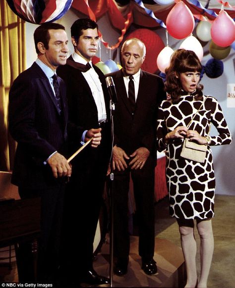 60s Sitcoms, Barbara Feldon, Don Adams, Spy Shows, Get Smart, Tv Advertising, Best Horror Movies, Classic Television, Old Shows