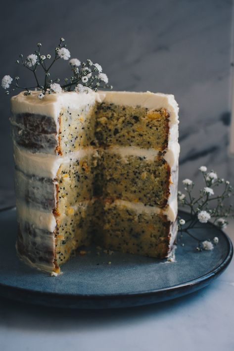 Orange & Poppy Seed Layer Cake Unhealthy Desserts, Muffin Ideas, Cake Picnic, Dessert Snacks, Poppy Seed Cake, Cake With Cream Cheese Frosting, Berry Cake, Dinner Dessert, Orange Poppy