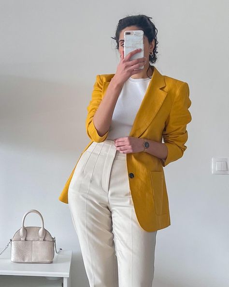 Mustard Blazer Outfit, Short Jacket Outfit, Yellow Blazer Outfit, Mustard Yellow Outfit, Flare Outfit, Linen Shirt Outfit, Office Ootd, Mustard Jacket, Mustard Blazer