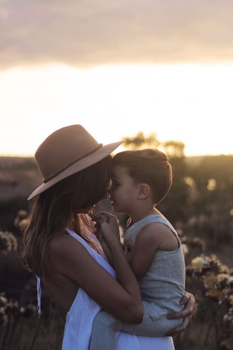 Mom Son Winter Photoshoot, Mom And Son 1 Year Photo Ideas, Mother Son Photography Outdoor, Cute Mother Son Photos, Mother And Son Photoshoot Outside, Mommy N Me Photoshoot, Boy Mom Photo Shoot Ideas, Mother Son Shoot, Mother Son Outdoor Photoshoot