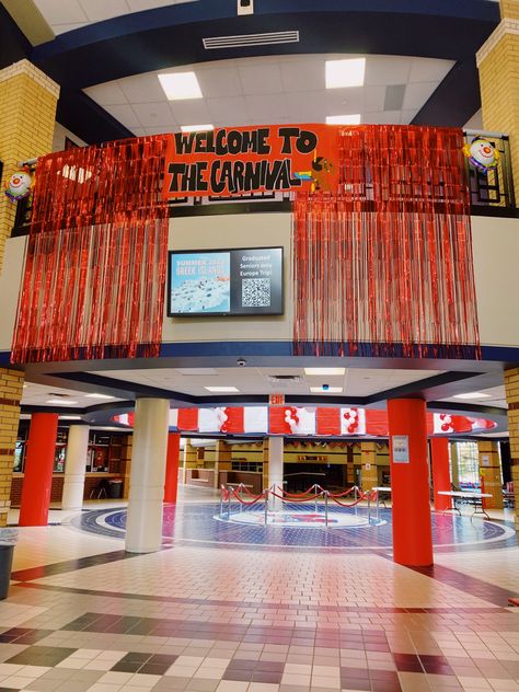 Hoco Decorations, Hoco Decorations Hallway, School Spirit Hallway Decorations, Hallway Decorating School, Theres No Place Like Home Homecoming Theme, Hallway Decorating School Homecoming, Hoco Hallway Themes, Homecoming Decor Ideas, Homecoming Hallway Decorations