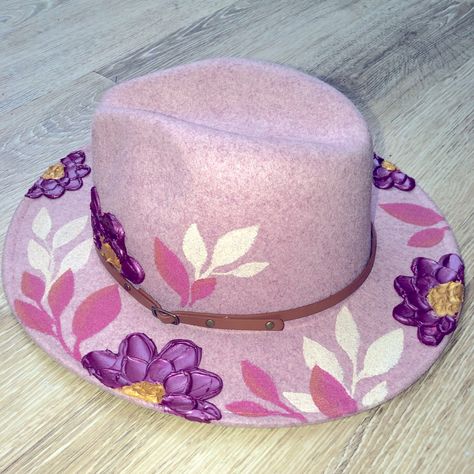 This Gorgeous Hand Painted Hat Is One Of A Kind (Just Like You:) With Vegan Band, Big Floral And Leafy Detail With Adjustable Ribbon Inside. Exclusively Crafted By Cassie Gets Creative. Contact Through Facebook Cassiegetscreative Or Instagram @Cassiethecreativejunkie, Thanks For Looking! Big Floral, Felt Cowboy Hats, Creative Accessories, Painted Hats, Summer Hat, Bottle Painting, Custom Painted, Paint Party, Summer Hats