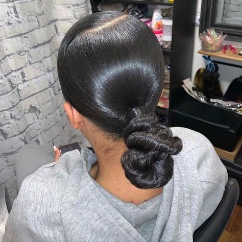 https://www.instagram.com/p/CLo9v9HnGBl/?igshid=1srpczper4dhr Slick Back Ponytail Knot Bun, Bun To The Back, Sleek Knot Bun, Low Knot Bun, Bhaddie Hairstyle, Pony Hairstyles, Weave Ponytail Hairstyles, Sleek Ponytail Hairstyles, Knot Bun