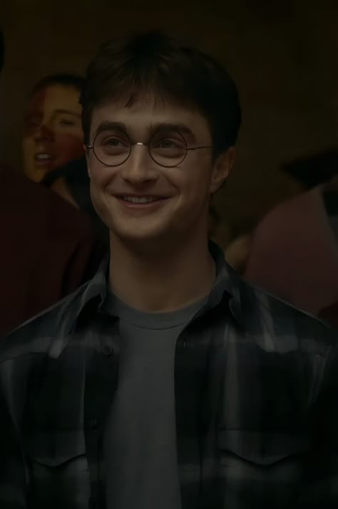 Harry Potter Older, Harry Potter Daniel Radcliffe, Harry J Potter, Daniel Radcliffe Harry Potter, Harry Potte, Smile Wallpaper, Harry Potter Icons, Harry Potter Scene, Daniel 3