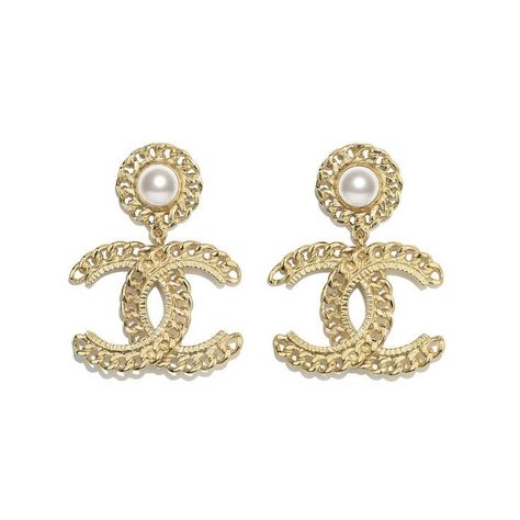 Dangle Earrings Gold, Mode Chanel, Chanel Official, Chanel Official Website, Jewelry Tags, Chanel Earrings, Popular Jewelry, Chanel Fashion, White Earrings