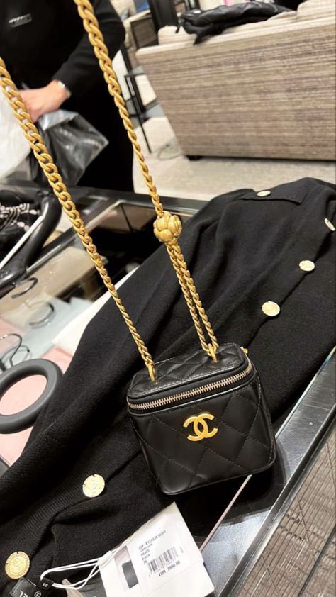 Tiny Chanel Bag, Mini Chanel Bag, Chanel Bag Aesthetic, Beige Chanel Bag, Mini Bag Outfit, White Chanel Bag, Black Chanel Bag, Mini Chanel, Chanel Mini Bag