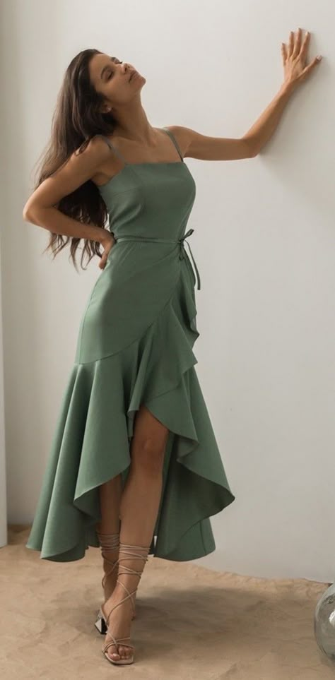 Aesthetic Dresses Formal Vintage, Aesthetic Dresses Formal, Short Wedding Guest Dresses, Graduation Attire, Sewing Ideas Clothes, Vintage Sage Green, Valentine Outfits, Hot Prom Dress, Outfits Night Out