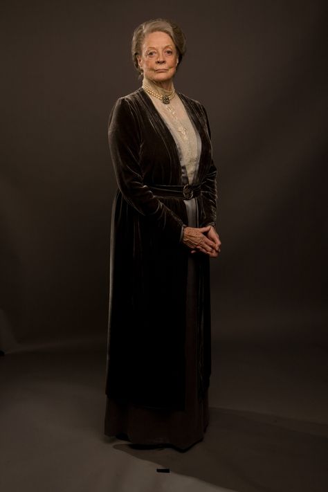 Downton Abbey - Countess Violet Crawley Violet Crawley, Downton Abbey Quotes, Downton Abbey Costumes, Downton Abbey Series, Lady Violet, Dowager Countess, Downton Abbey Fashion, Downton Abby, Shirley Maclaine