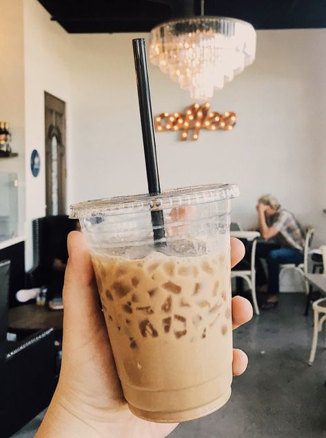 Palm Springs Coffee Shop, Stumptown Coffee, Coffee Lab, Cute Coffee Shop, Starbucks Reserve, Pretty Coffee, Spring Coffee, Starbucks Lovers, Work Remotely