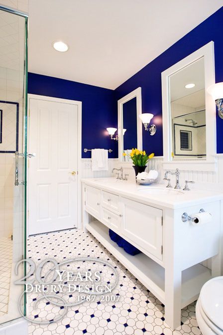 Love the contrast of white and cobalt blue in a simple, classic style... and those floors are amazing! Royal Blue Bathrooms, Blue Bathrooms, Small Master Bath, Traditional Bathroom Designs, White Bathroom Decor, Bathroom Paint Colors, Upstairs Bathrooms, Blue Bathroom, Bathroom Colors