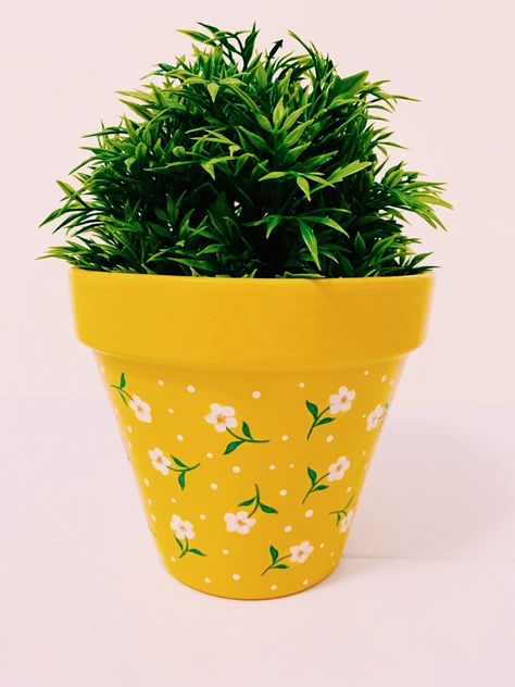 Flowerpot Designs, Easy Flower Pot Painting Ideas, Pots Painting, Terracotta Pottery, Pots Diy, Plant Pot Design, Pot Art, Flower Pot Art, Pot Painting