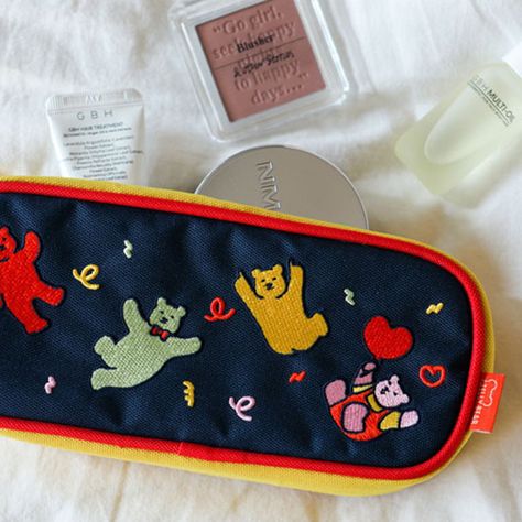 Jelly Bear Pouch - Happy Day 🧸 This cute little zipper pouch is great to keep small things in like pens, stationeries, chargers, bobby pins, hair ties, makeups, and more! Detail * Size:  8.5cm x 20.5cm x 5cm  * Material: Polyester * Weight: 74g 🐻 Jelly Bear, Cool Pencil Cases, Keychain Pouch, Multi Pouch, Cute Pouch, Jelly Bears, Small Zipper Pouch, Pouch Makeup, Small Pouch