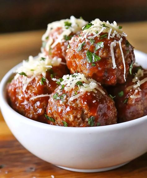 Easy Meatball Recipe Kraft Meatballs Recipe, Homemade Beef Meatballs For Spaghetti, Meatballs With Dipping Sauce, Best Spaghetti Meatball Recipe, Classic Meatball Recipes, Easy Homemade Meatballs Ground Beef, Best Meatball Recipes Ever, Meatloaf Balls Recipes, Italian Meat Balls