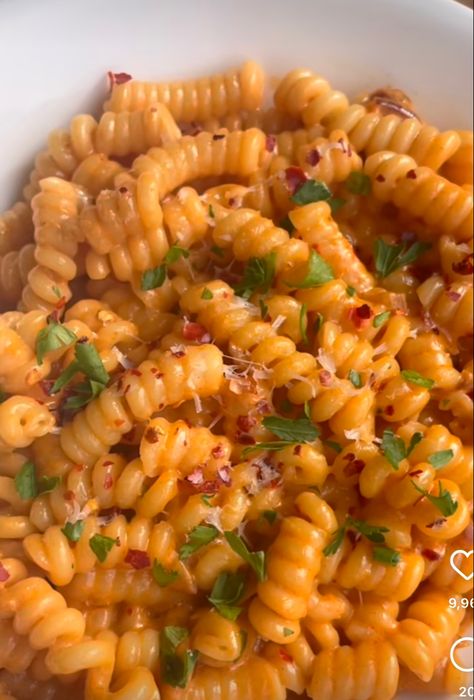 Homemade Baked Mac And Cheese, Baked Mac And Cheese Recipe, Baked Mac, Mac And Cheese Recipe, Yummy Comfort Food, Food Drinks Dessert, Food Is Fuel, Food Obsession, Pretty Food