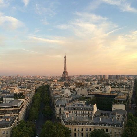 ✧Pinterest: aestheticm1nds Torre Eiffel Paris, City Of Paris, Paris Dream, Paris Vibes, Parisian Life, Paris Aesthetic, The Eiffel Tower, City Aesthetic, Paris Travel