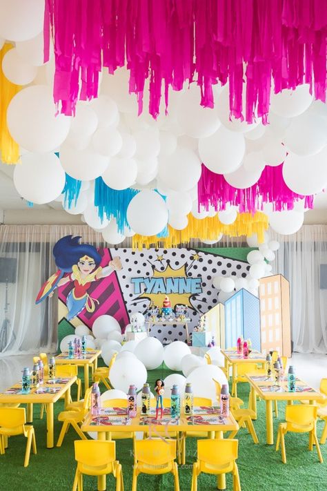 Wonder Woman Party Decorations, Wonder Woman Decorations, Superhero Birthday Party Favors, Superhero Girls Birthday, Wonder Woman Birthday Party, Superhero Decorations, Wonder Woman Birthday, Wonder Woman Party, Superhero Theme Party