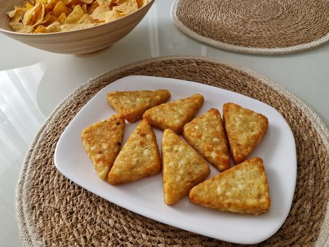 Hash brown triangles Food Polls, Hash Brown, Brown Aesthetic, Breakfast Ideas, Summer 2024, Triangles, Drinks, Quick Saves