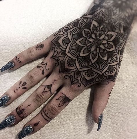 Mandala Tattoo Design Women Hand, Hand Tattoos Mandala, Mandala Finger Tattoo, Art Hand Tattoo, Mandala Hand Tattoo For Women, Mandala Tattoo Hand, Hand Tattoo Cover Up Ideas, Hand Mandala Tattoo, Full Hand Tattoos For Women