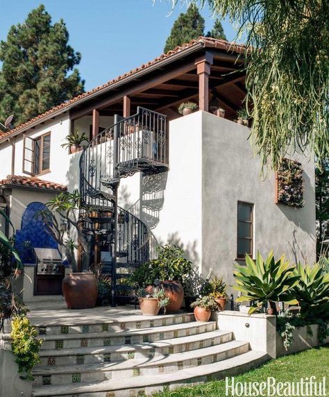 Beautiful Wrought Iron Staircase, Spanish Bungalow, Iron Staircase, Spanish Architecture, Spanish Style Home, Gorgeous Houses, Casas Coloniales, Spanish Style Homes, Hacienda Style