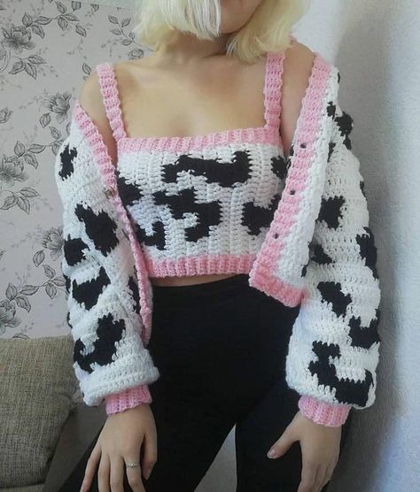 Cute Pastel Outfits, Vest Sweaters, Cow Tops, Crochet Cow, Crochet Design Pattern, Crochet Crop Top, Knit Or Crochet, Knit Outfit, Crochet Techniques